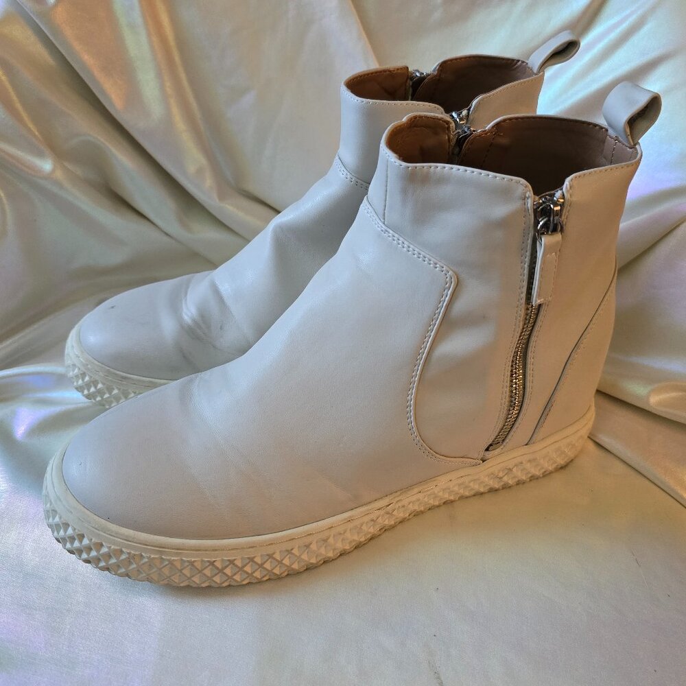 AEROSOLES Cream and White High-Top Wedge Platform Sneaker Boots Size 10.5 US